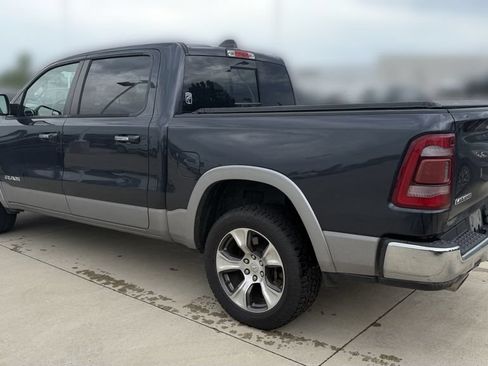 Used 2019 RAM 1500 Laramie AWD/4WD image 3