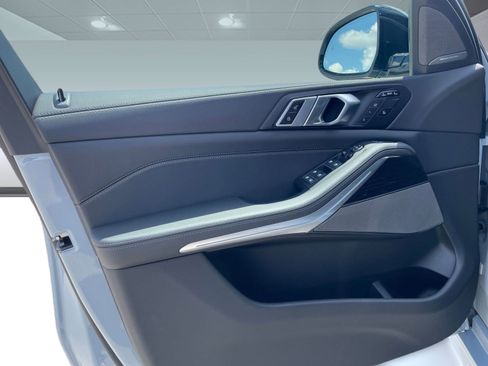 Used 2026 BMW X7 xDrive40i w/ M Sport Package image 12