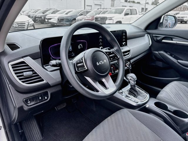 Used 2024 Kia Seltos LX AWD/4WD image 9