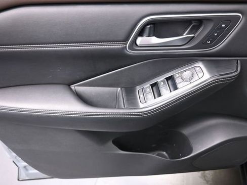 Used 2021 Nissan Rogue SL FWD image 13