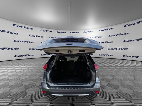 Used 2019 Nissan Rogue SV image 17