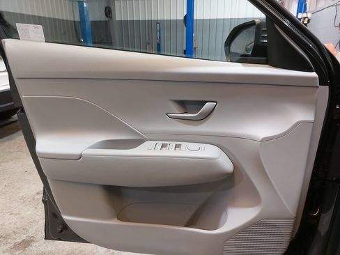 Certified 2025 Hyundai Kona SEL FWD image 28