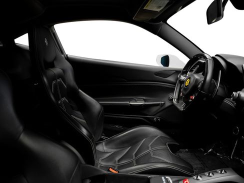Used 2018 Ferrari 488 GTB RWD image 55