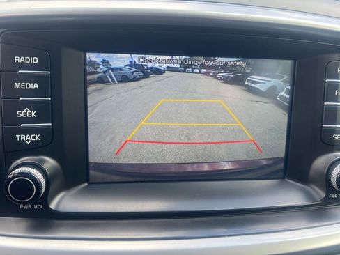 Used 2019 Kia Sorento LX image 53