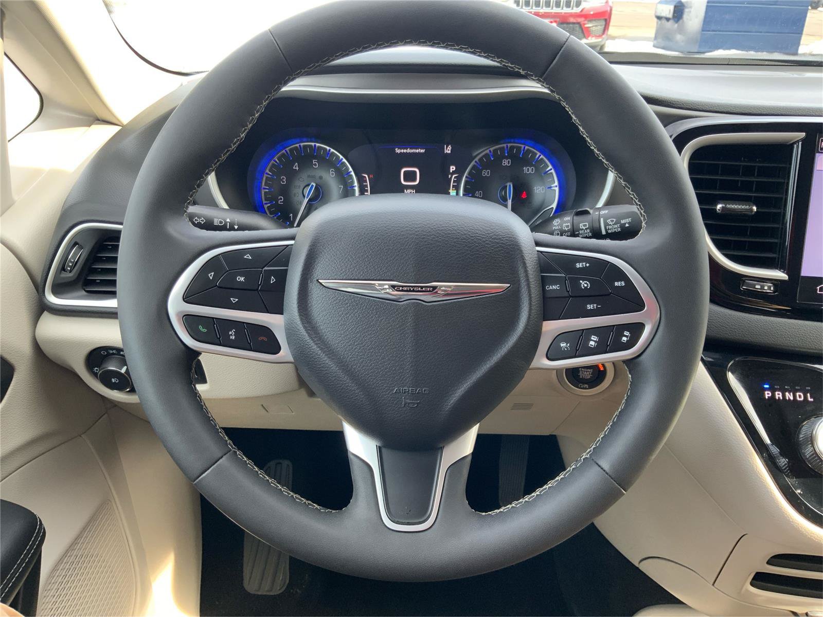 Used 2024 Chrysler Pacifica Touring-L FWD image 16