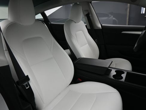 Used 2023 Tesla Model 3 Standard Range image 15