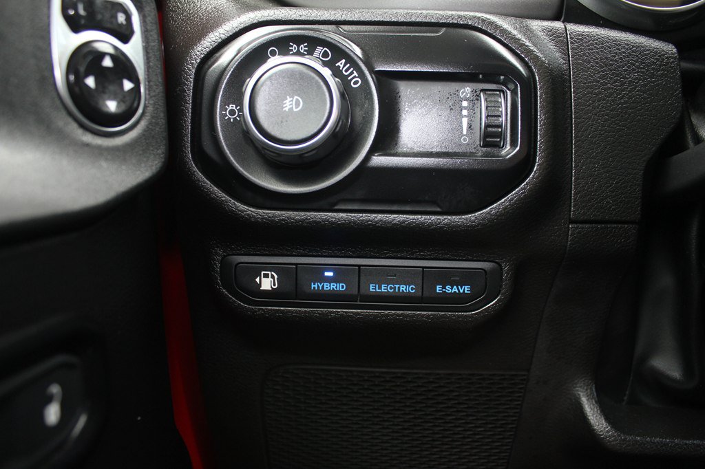 Used 2023 Jeep Wrangler Unlimited w/ Cold Weather Group AWD/4WD image 16