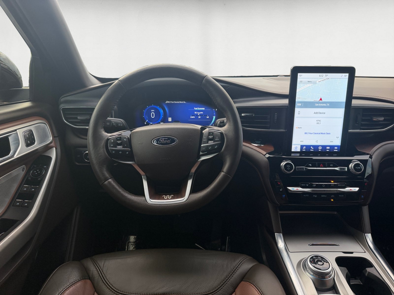 Used 2022 Ford Explorer King Ranch w/ Technology Package RWD image 14