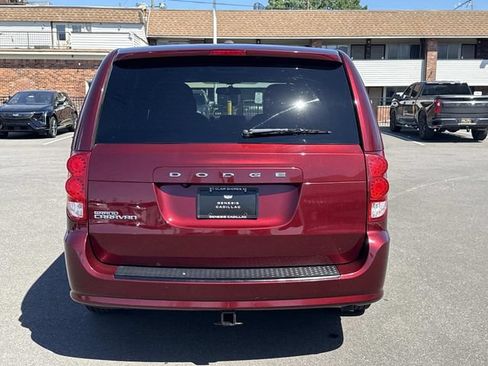 Used 2017 Dodge Grand Caravan SE FWD image 38