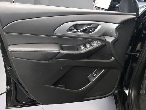 Used 2023 Chevrolet Traverse LT w/ Midnight/Sport Edition image 12