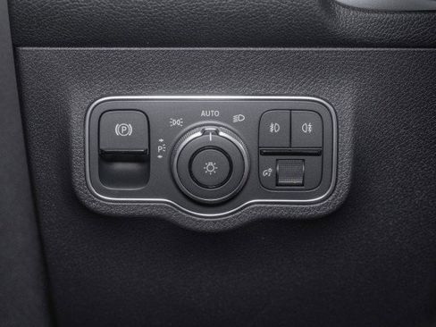 Certified 2026 Mercedes-Benz GLB 250 image 20