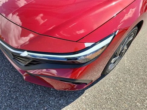 New 2025 Hyundai Elantra SEL image 6