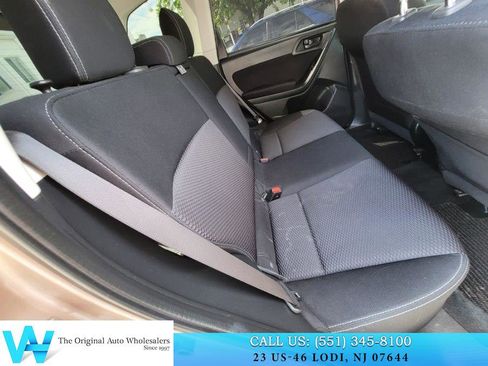 Used 2015 Subaru Forester 2.5i Premium w/ All-Weather Package AWD/4WD image 18