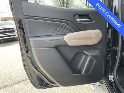 Used 2023 GMC Canyon Denali image 2