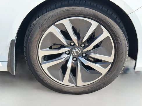 Used 2018 Honda Accord Touring image 10
