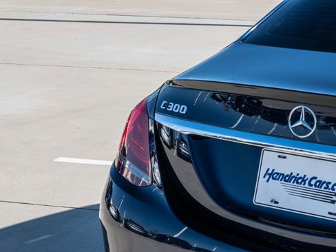 Used 2020 Mercedes-Benz C 300 Sedan image 6