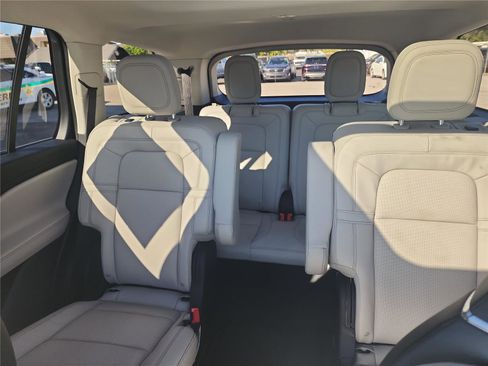 New 2026 Lincoln Aviator Reserve w/ Luxury Package RWD image 15