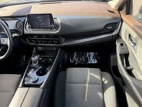 Used 2023 Nissan Rogue SV w/ SV Premium B Package image 19