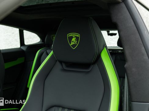 Used 2025 Lamborghini Urus Performante AWD/4WD image 22