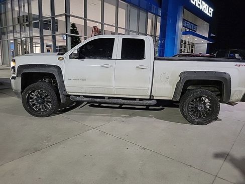 Used 2016 Chevrolet Silverado 1500 LT w/ LPO, Black Pack image 8