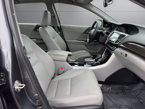 Used 2017 Honda Accord EX-L image 7