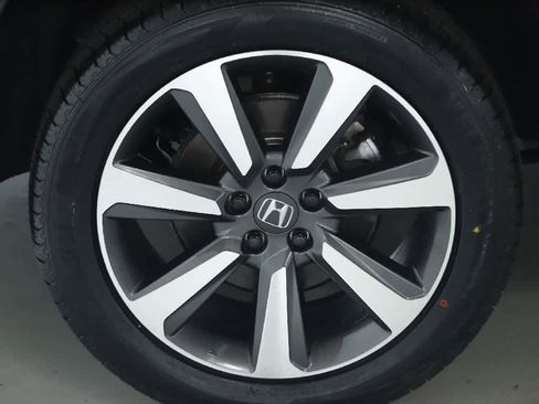 Used 2024 Honda Pilot Elite image 12