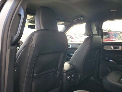 Used 2023 Ford Explorer ST-Line w/ Class IV Trailer Tow Package image 14