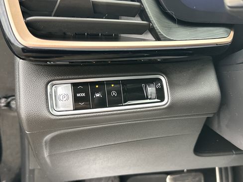 Certified 2025 Buick Envision Sport Touring image 16