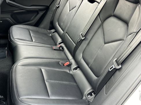 Certified 2025 Porsche Macan Turbo image 17