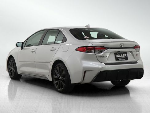 Used 2023 Toyota Corolla SE image 3