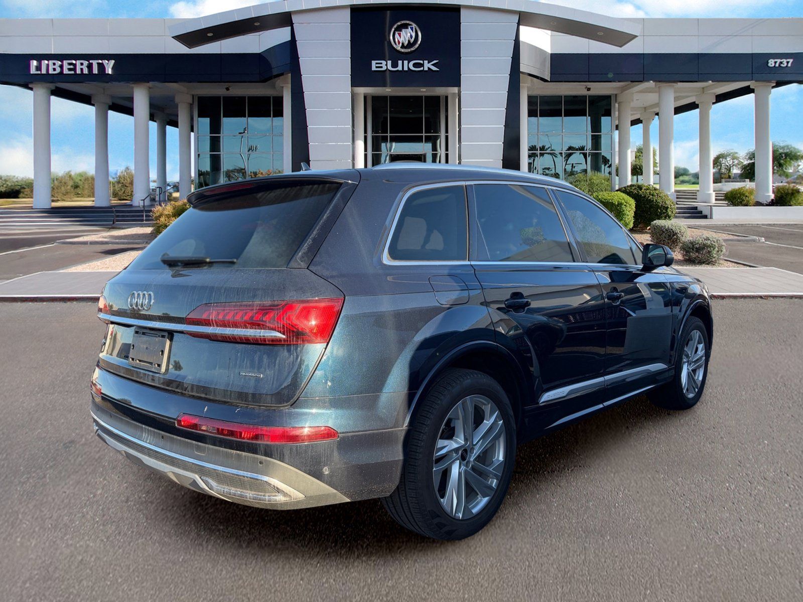 Used 2023 Audi Q7 2.0T Premium w/ Convenience Package AWD/4WD image 3