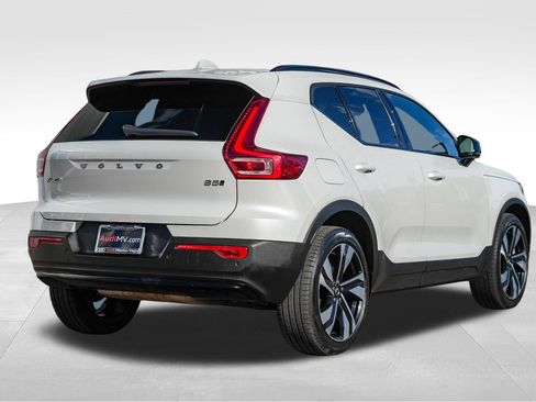 Used 2025 Volvo XC40 B5 Plus AWD/4WD image 8