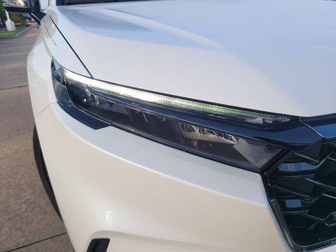 Used 2026 Honda CR-V TrailSport image 11