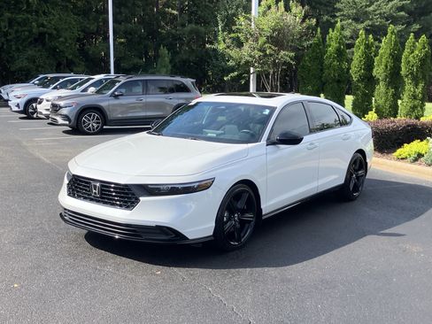 Used 2025 Honda Accord Sport image 6