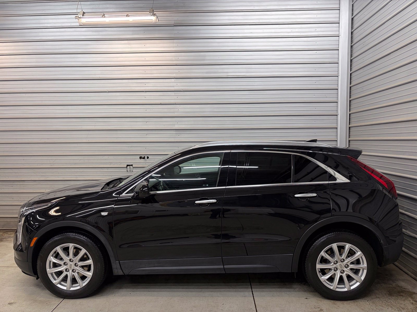 Used 2022 Cadillac XT4 Luxury w/ Cold Weather Package AWD/4WD image 6