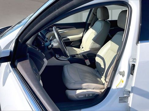 Used 2017 Buick Regal Sport Touring FWD image 26