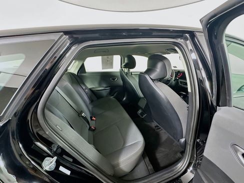 Used 2025 Kia K4 LXS image 29