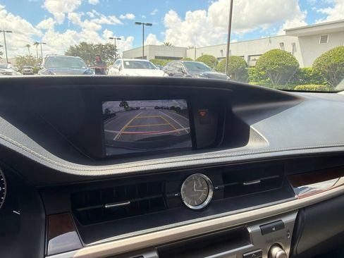 Used 2015 Lexus ES 350 w/ Luxury Package FWD image 19