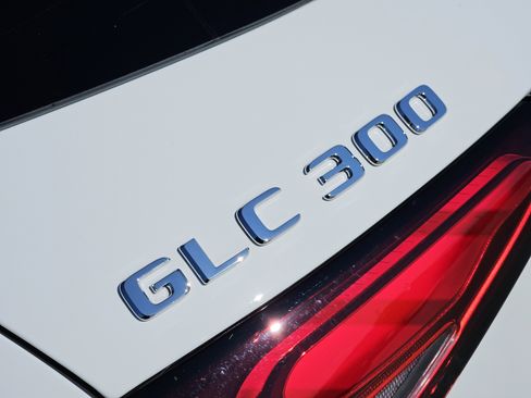 Certified 2025 Mercedes-Benz GLC 300 image 13