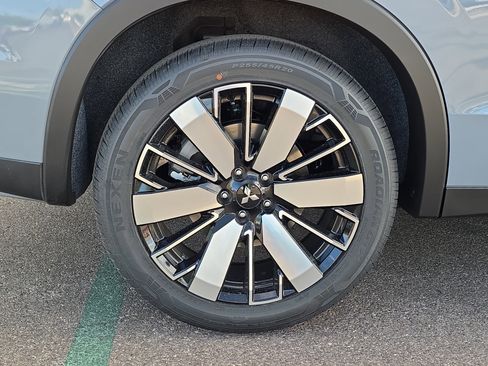 New 2026 Mitsubishi Outlander SE image 8