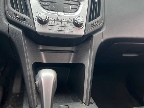 Used 2013 Chevrolet Equinox LS FWD image 13