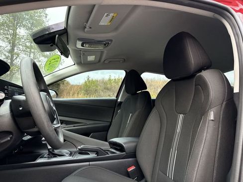 Used 2023 Hyundai Elantra SEL image 16