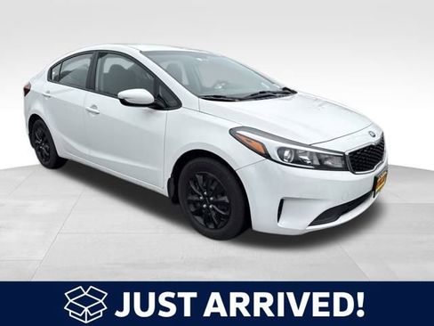 Used 2017 Kia Forte LX image 1