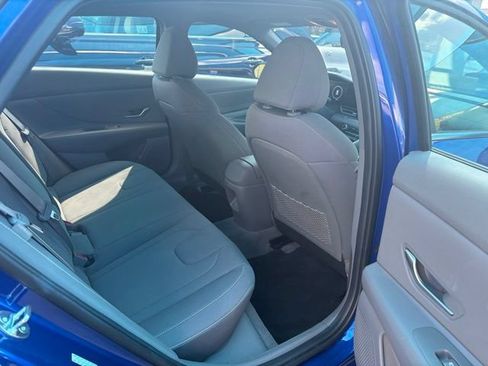 Used 2024 Hyundai Elantra SEL w/ Convenience Package FWD image 9