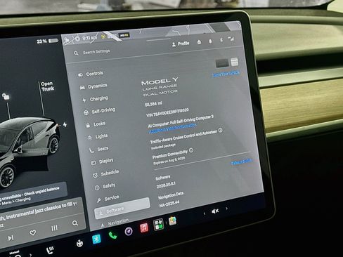 Used 2022 Tesla Model Y Long Range AWD/4WD image 17