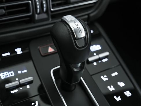 Used 2022 Porsche Macan GTS image 32