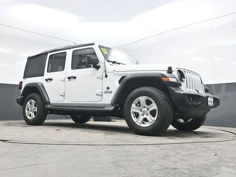 Used 2018 Jeep Wrangler Unlimited Sport image 35