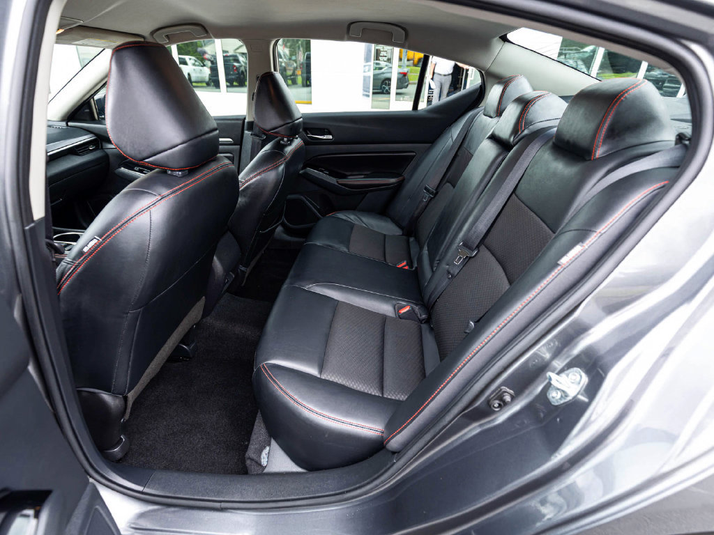 Used 2024 Nissan Altima 2.5 SR FWD image 27