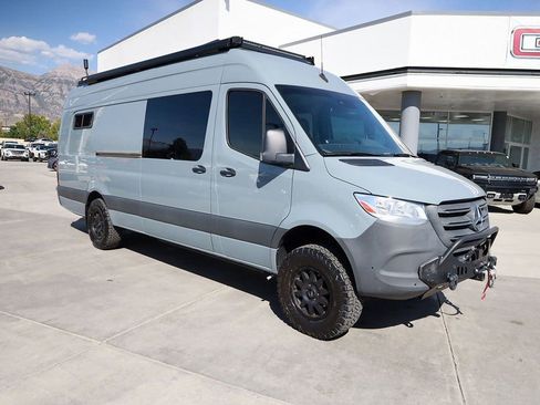 Used 2022 Mercedes-Benz Sprinter 2500 image 8