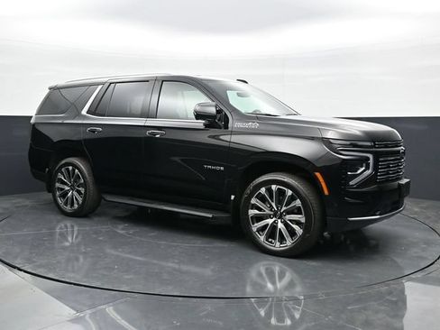 Used 2025 Chevrolet Tahoe High Country w/ Sun And Tow Package AWD/4WD image 3